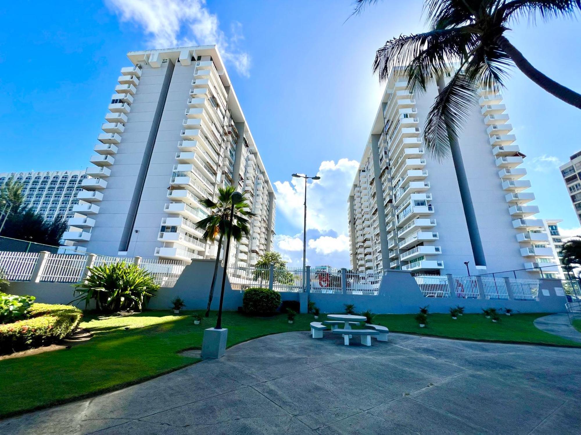 Ocean View Apt On Isla Verde In A 14Th Floor San Juan Eksteriør billede